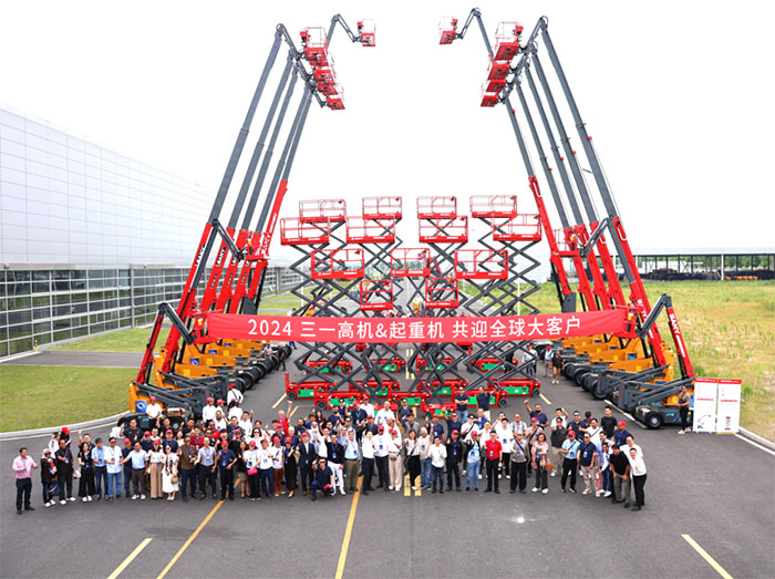 一百分翻譯服務助力“全球大客戶峰會”:多語種接力同傳,確保會議無縫溝通 一百分翻譯服務助力“全球大客戶峰會”:多語種接力同傳,確保會議無縫溝通